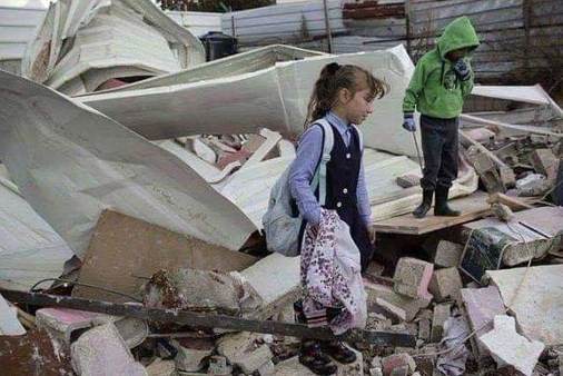 Palestijns schoolgebouw in aanbouw in vluchtelingenkamp Shuafat werd gesloopt door de Israelische bezettingsmacht