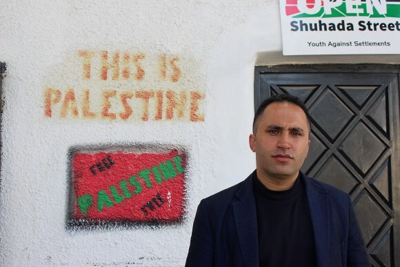 Het is een onrechtvaardigheid: De Israëlische rechtbank veroordeelt de Palestijnse vredesactivist Issa Amro