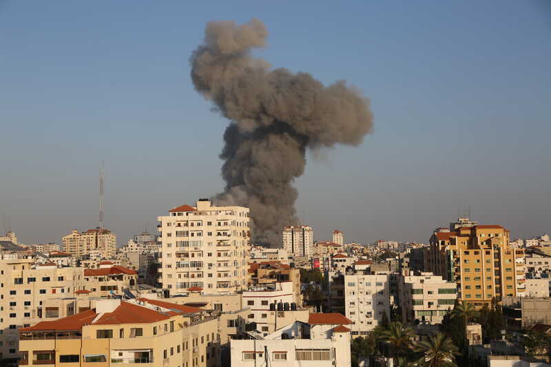 Israël blijft hoogbouw in Gaza bombarderen, maakt ze met de grond gelijk