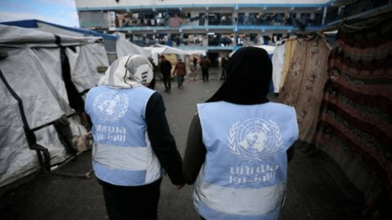 Israëls bondgenoten versnellen genocide door UNRWA-fondsen te bevriezen