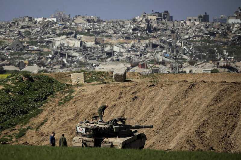 Hamas zegt dat topcommandant leeft en ongedeerd is nadat Israël zijn vermoedelijke dood meldde