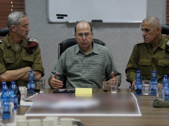 “Oorlogsmisdaden worden begaan” –  Moshe Ya’alon bevestigt dat Israëlische troepen “etnische zuivering” begaan in Noord-Gaza